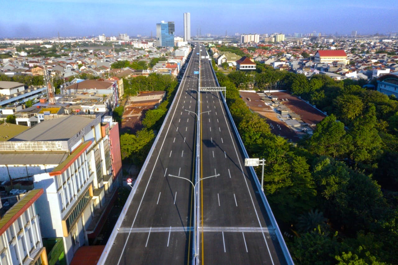 Six lines toll roads in Jakarta
